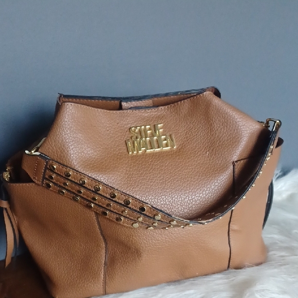 Steve Madden Handbags - Steve Madden Tan Shoulder Bag